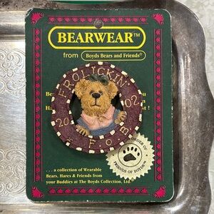 2002 Boyds Bears & Friends pin